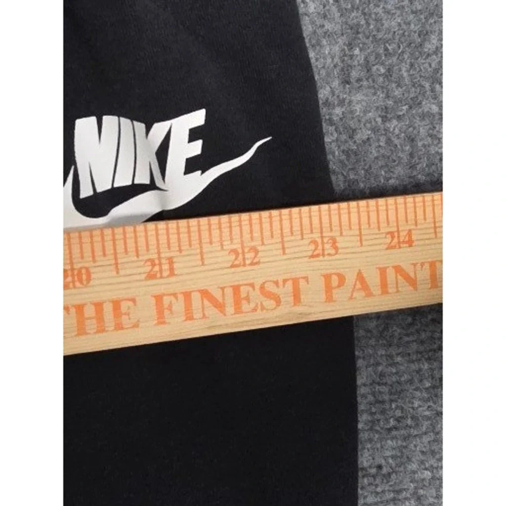 Nike sportswear club